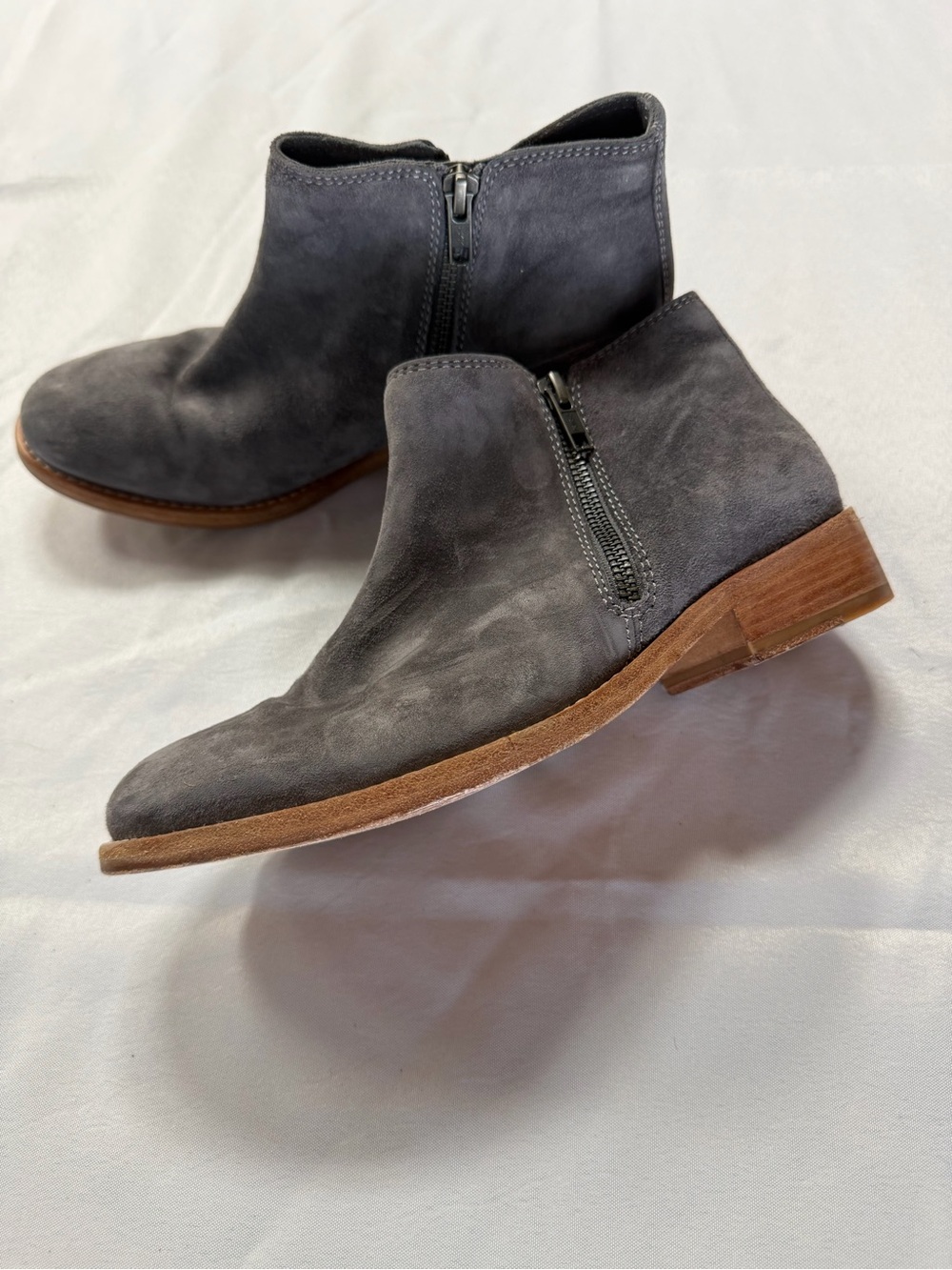 Johnston & Murphy Women’s Gray Nubuck Ankle Boots with Side Zip